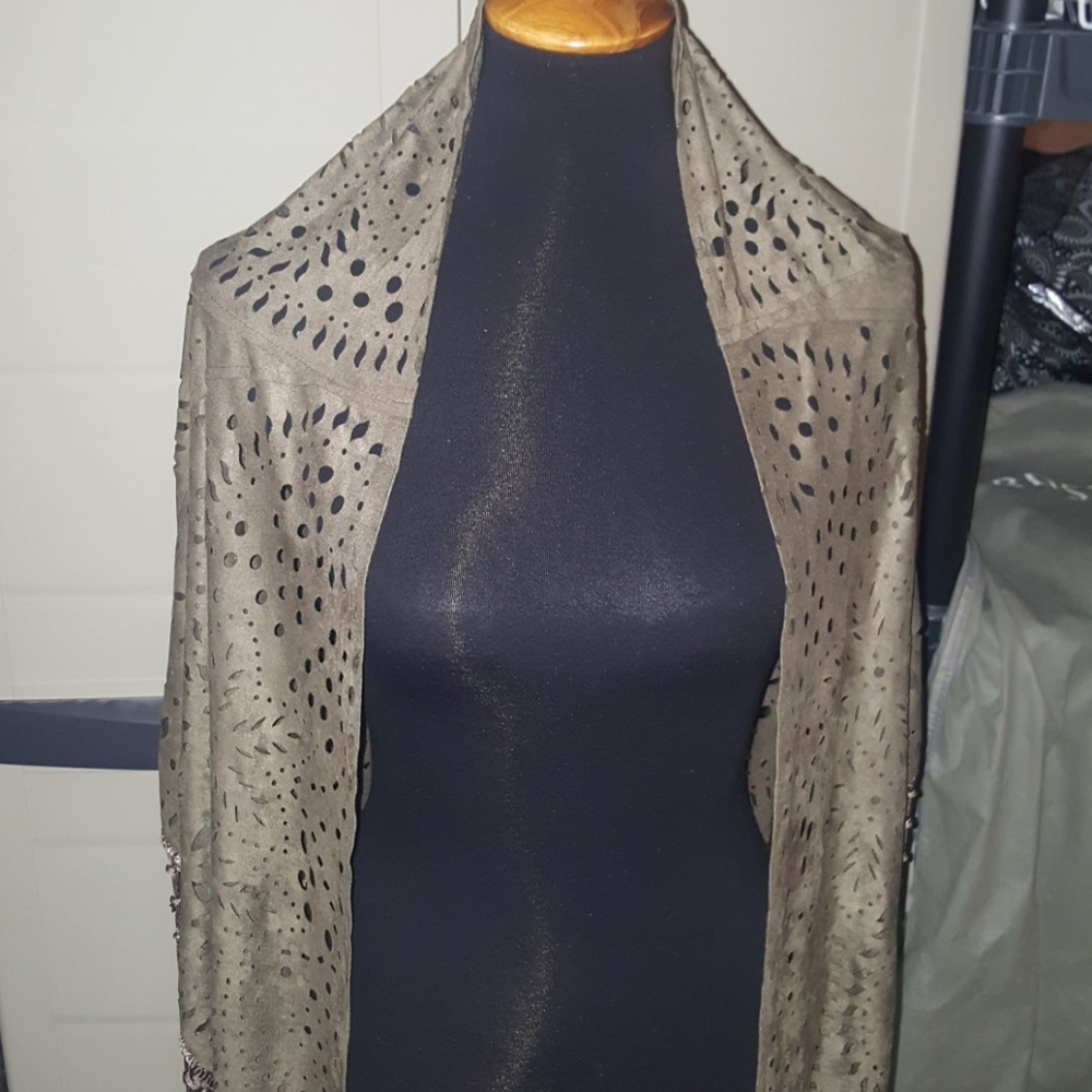 Women's shaw